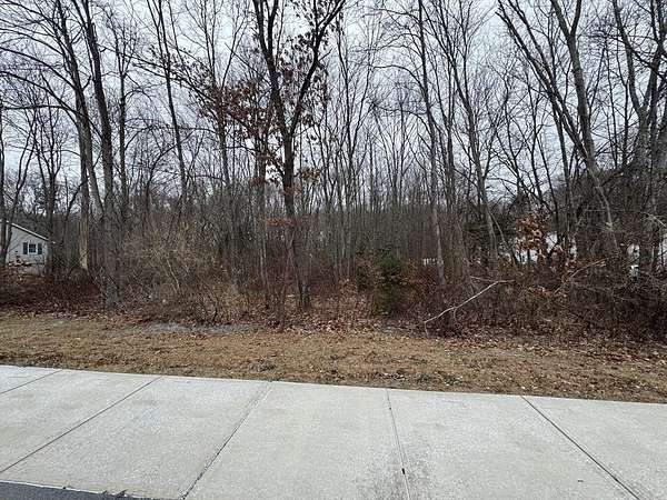0.88 Acres of Land for Sale in Webster, Massachusetts