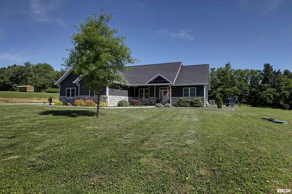 4 Acres of Land with Home for Sale in New London, Missouri