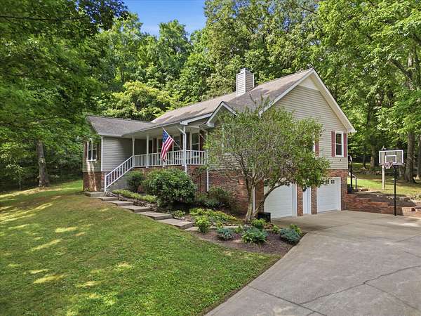4.65 Acres of Land with Home for Sale in Clarksville, Tennessee