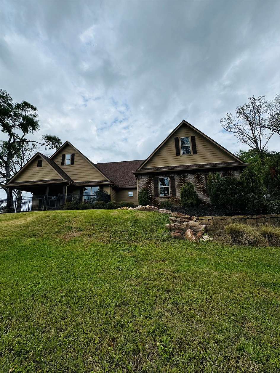 8.75 Acres of Land with Home for Sale in Gladewater, Texas