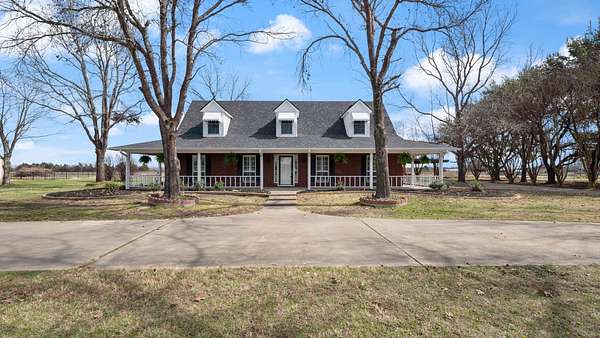 6.5 Acres of Land with Home for Sale in Kaufman, Texas