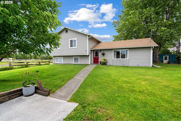 2 Acres of Land with Home for Sale in Hermiston, Oregon