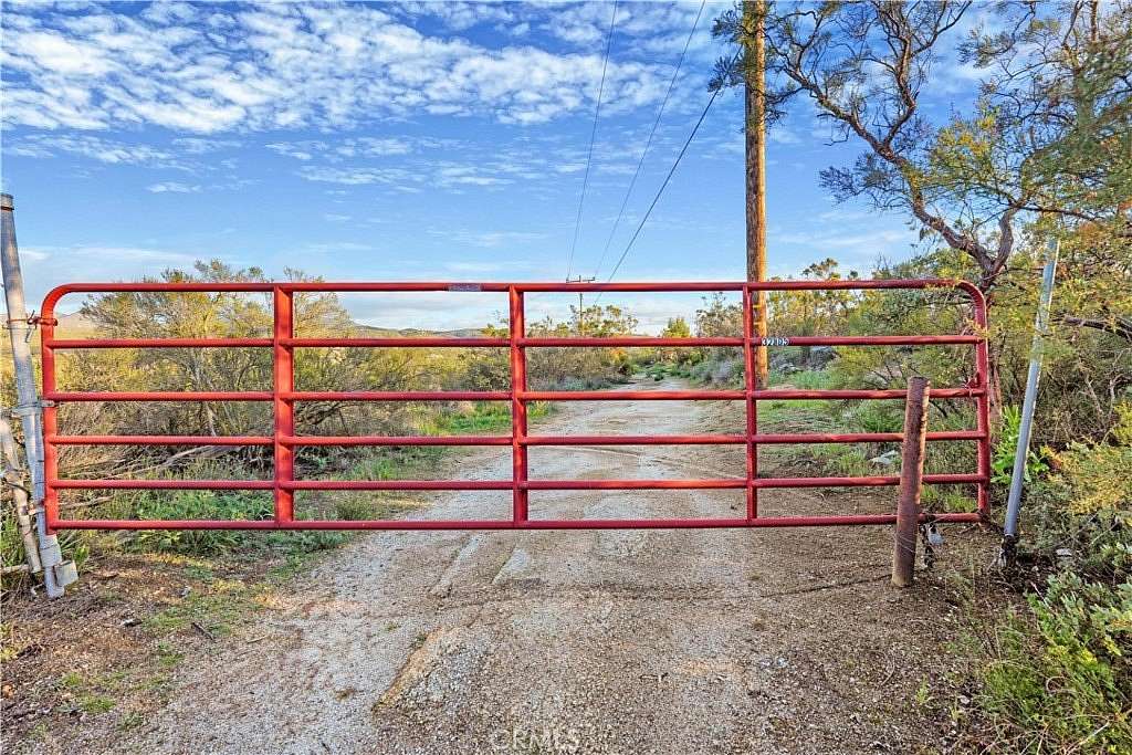 10 Acres of Recreational & Residential Land for Sale in Hemet, California