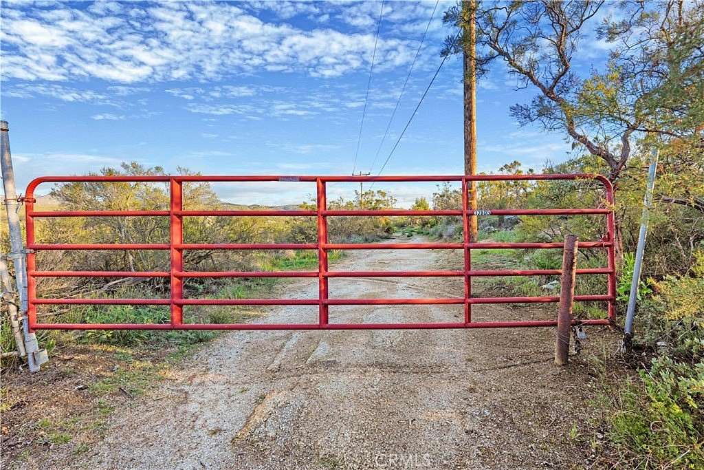 10 Acres of Recreational & Residential Land for Sale in Hemet, California