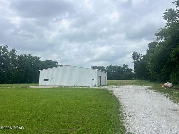 4.43 Acres of Improved Commercial Land for Sale in Carthage, Missouri