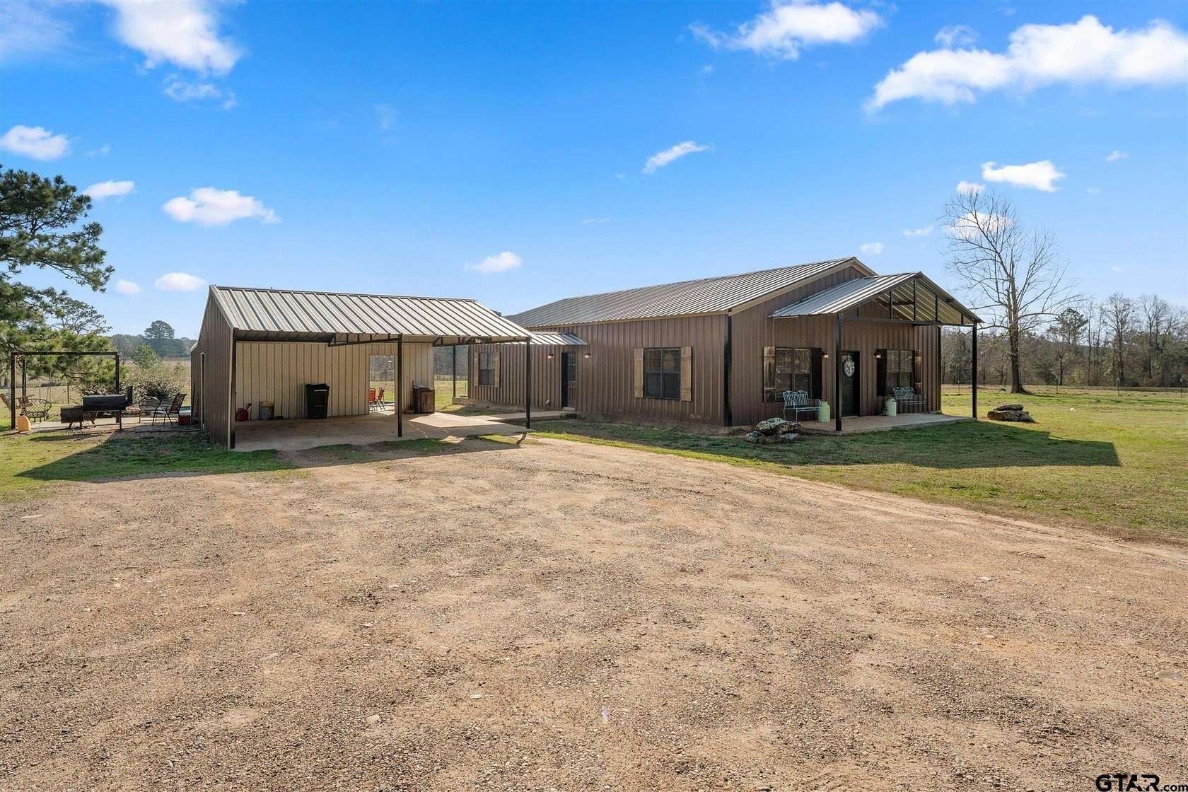 19 Acres of Land with Home for Sale in Simms, Texas