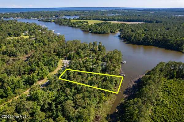 0.75 Acres of Residential Land for Sale in Oriental, North Carolina