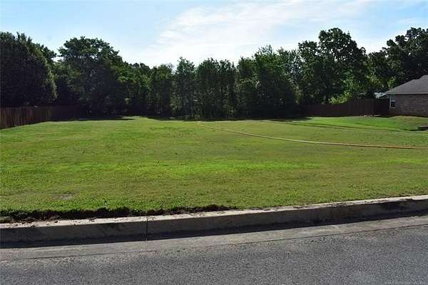 0.49 Acres of Residential Land for Sale in Tahlequah, Oklahoma