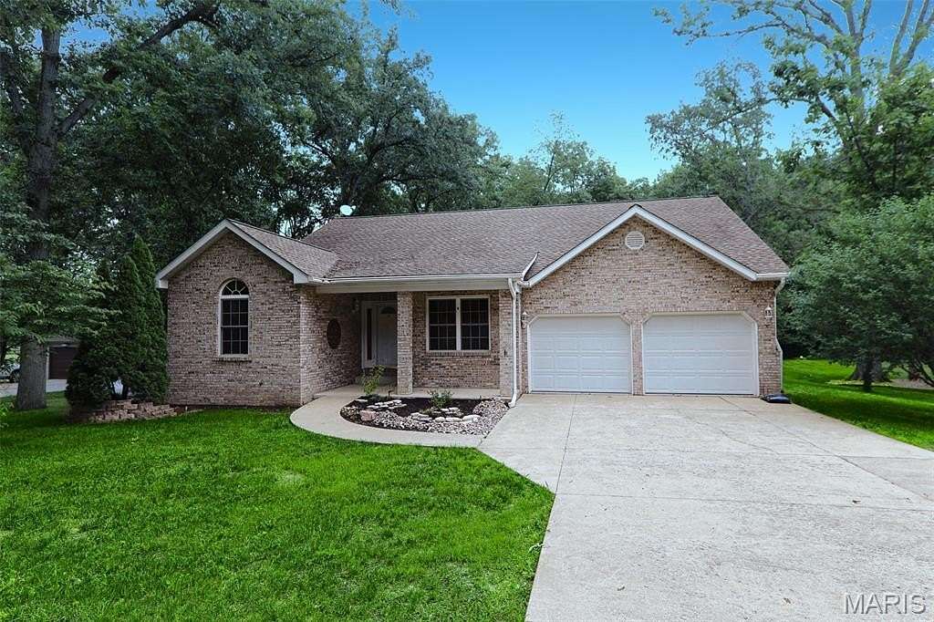 2 Acres of Land with Home for Sale in Mascoutah, Illinois