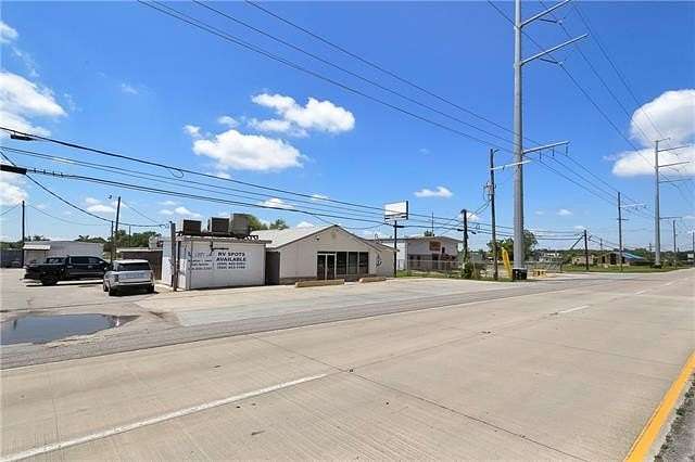 4 Acres of Improved Commercial Land for Sale in Belle Chasse, Louisiana
