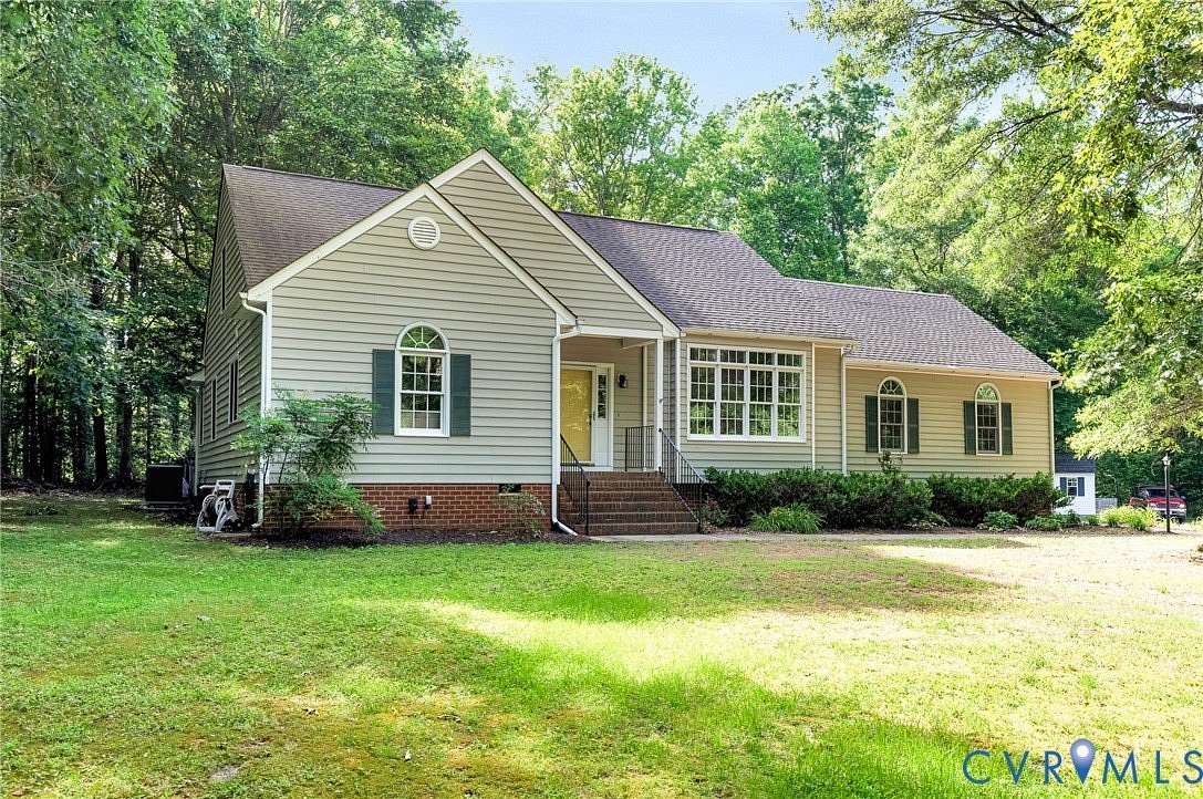 2.64 Acres of Land with Home for Sale in Hanover, Virginia