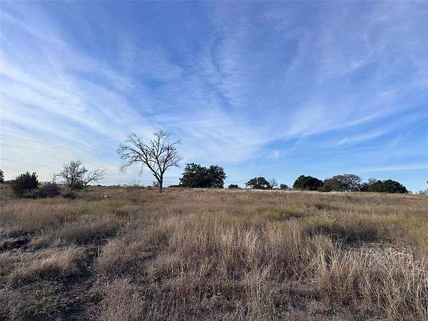 5 Acres of Residential Land for Sale in Oglesby, Texas