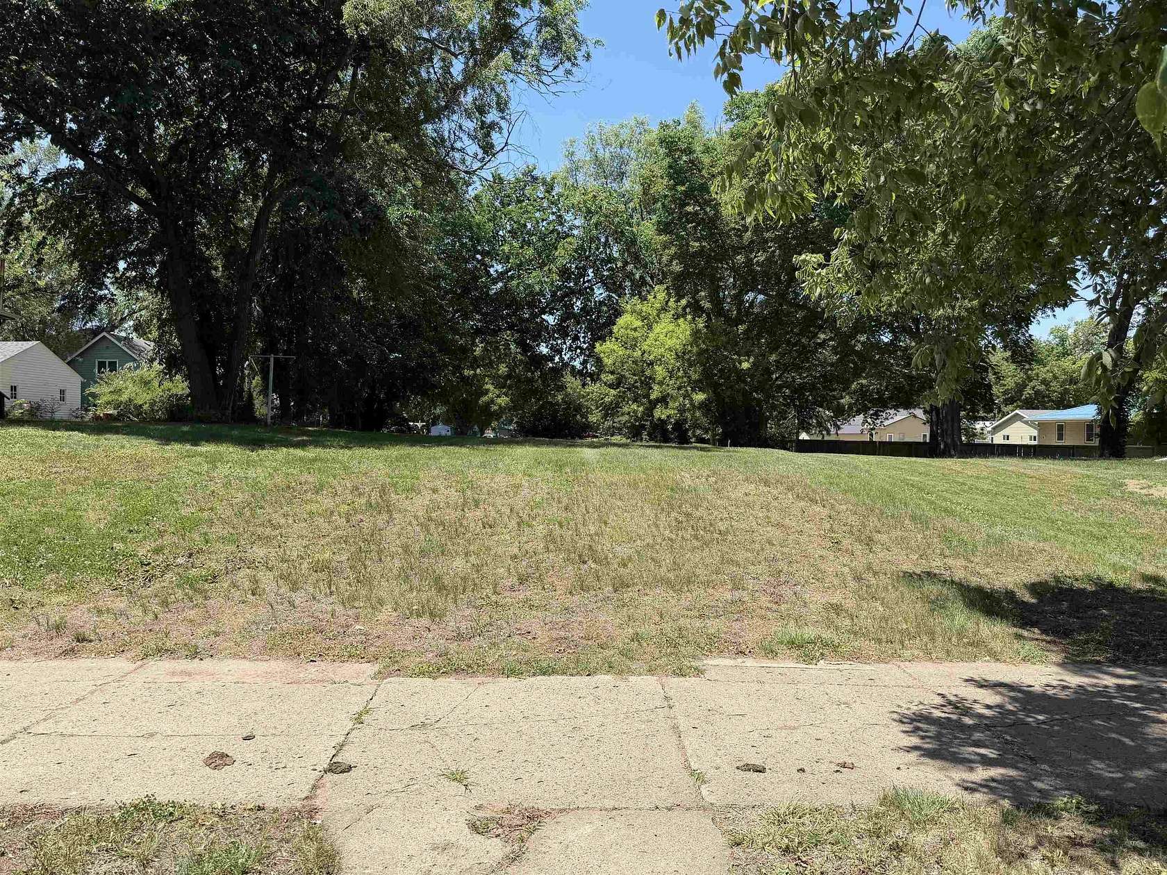 0.18 Acres of Land for Sale in Vermillion, South Dakota