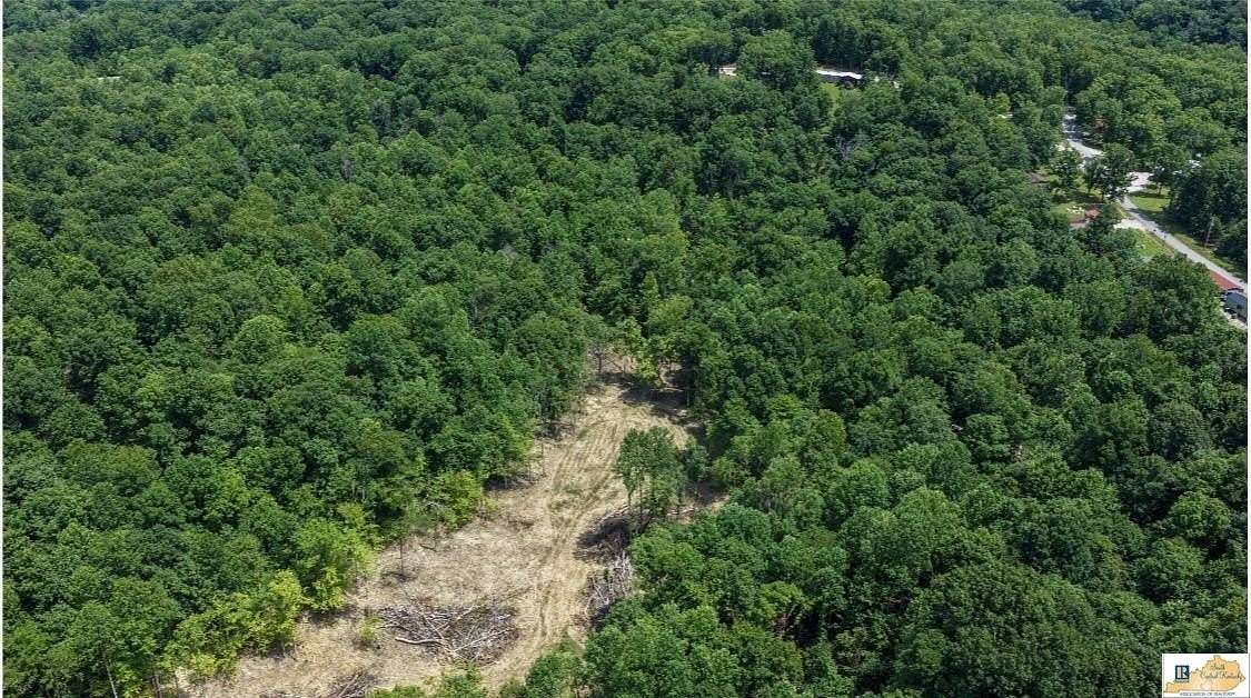 22 Acres of Land for Sale in Mammoth Cave, Kentucky
