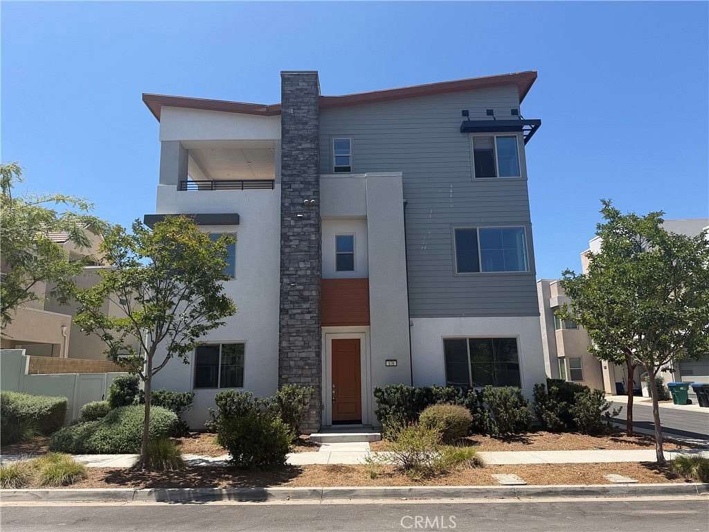 5.19 Acres of Land with Home for Lease in Irvine, California