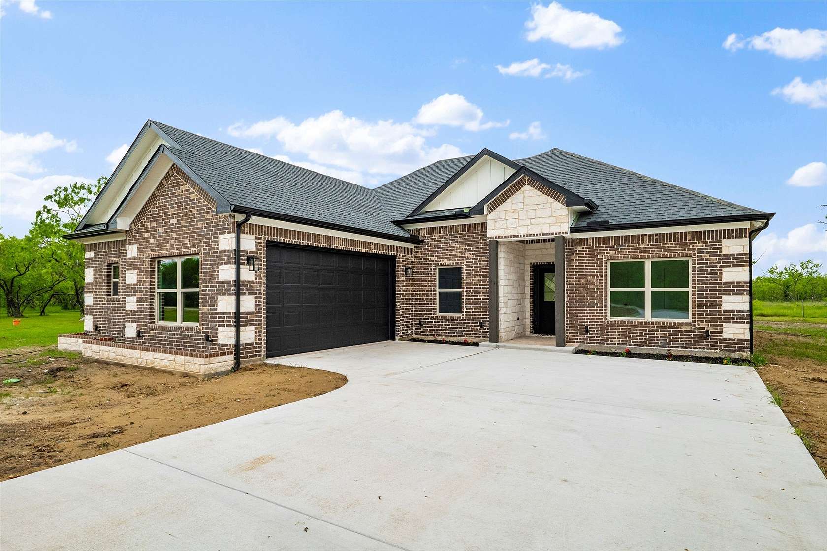 2 Acres of Land with Home for Sale in Corsicana, Texas