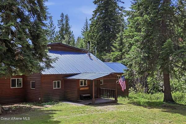 10 Acres of Land with Home for Sale in Sandpoint, Idaho