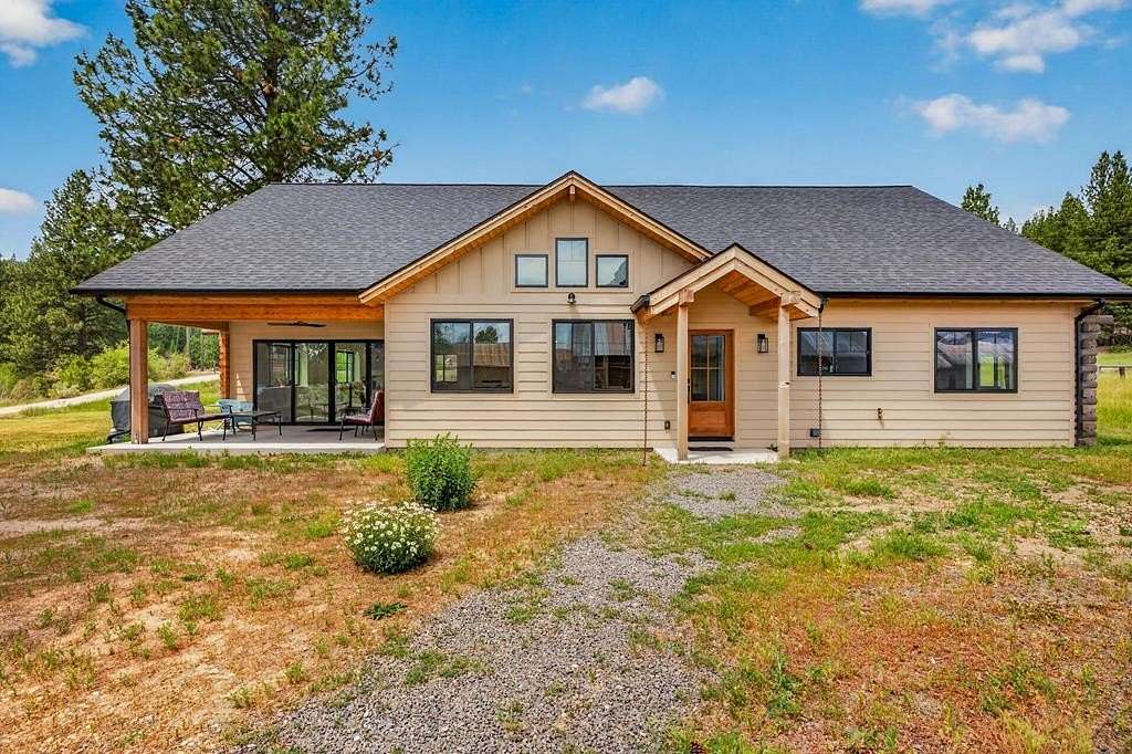 2 Acres of Improved Mixed-Use Land for Sale in Cascade, Idaho
