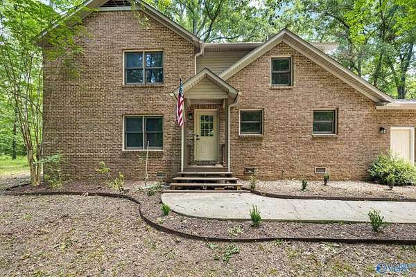 10 Acres of Land with Home for Sale in Somerville, Alabama