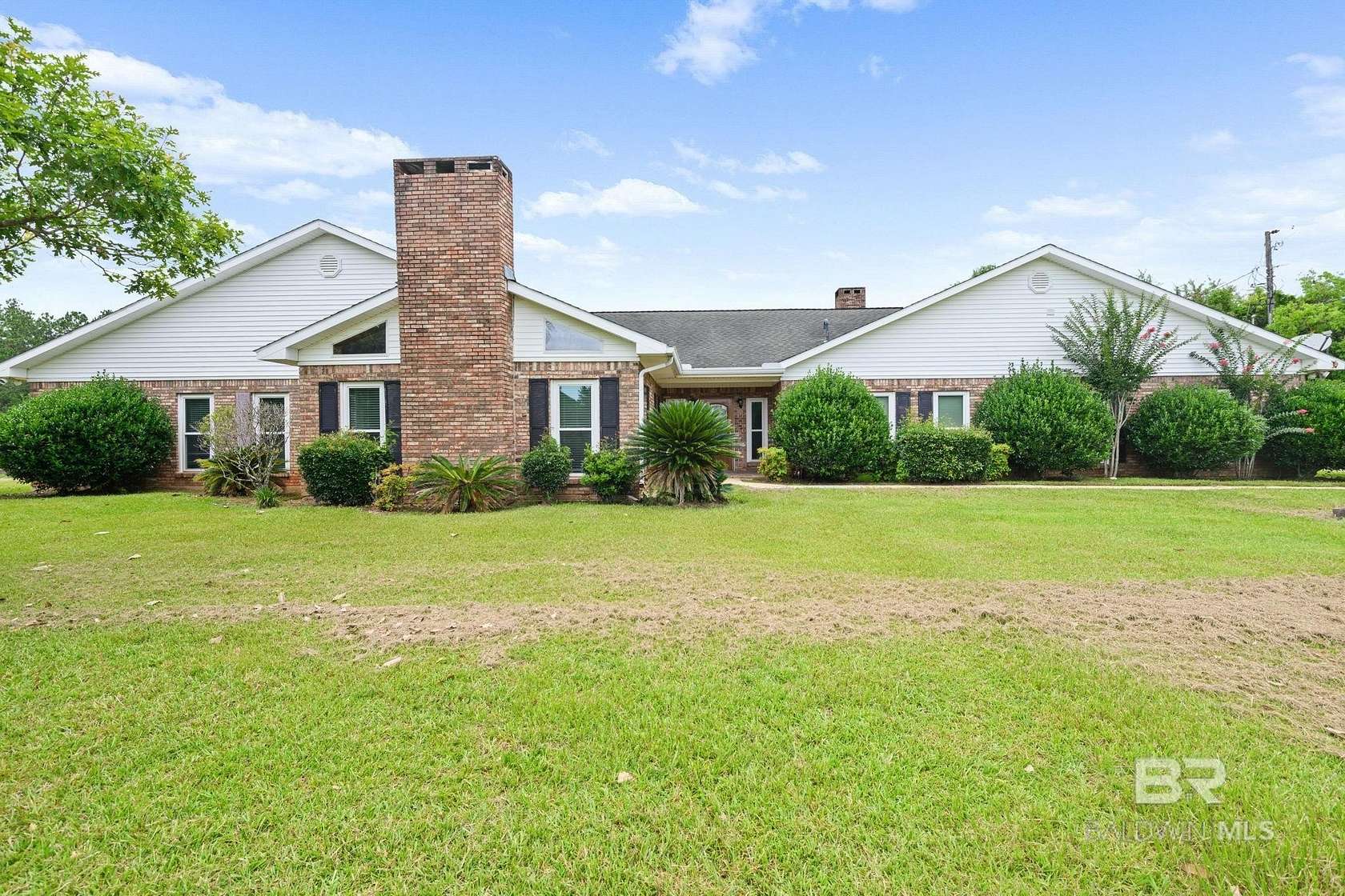 12 Acres of Land with Home for Sale in Irvington, Alabama