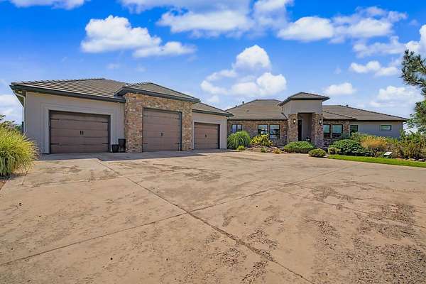 6 Acres of Land with Home for Sale in Grand Junction, Colorado