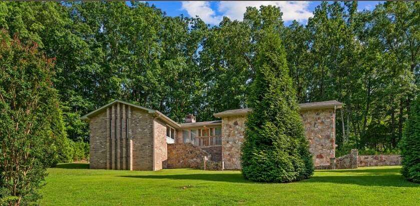1.52 Acres of Land with Home for Sale in Chattanooga, Tennessee