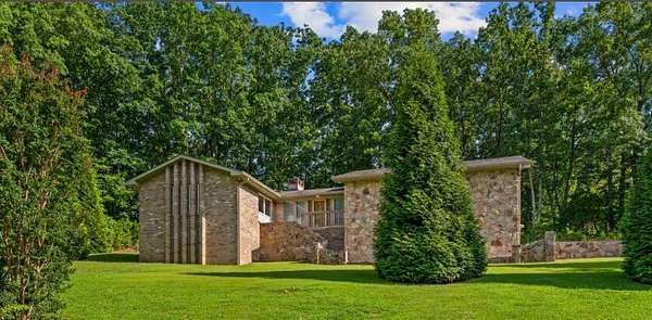 1.52 Acres of Land with Home for Sale in Chattanooga, Tennessee