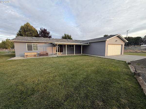 1.5 Acres of Land with Home for Sale in Athena, Oregon