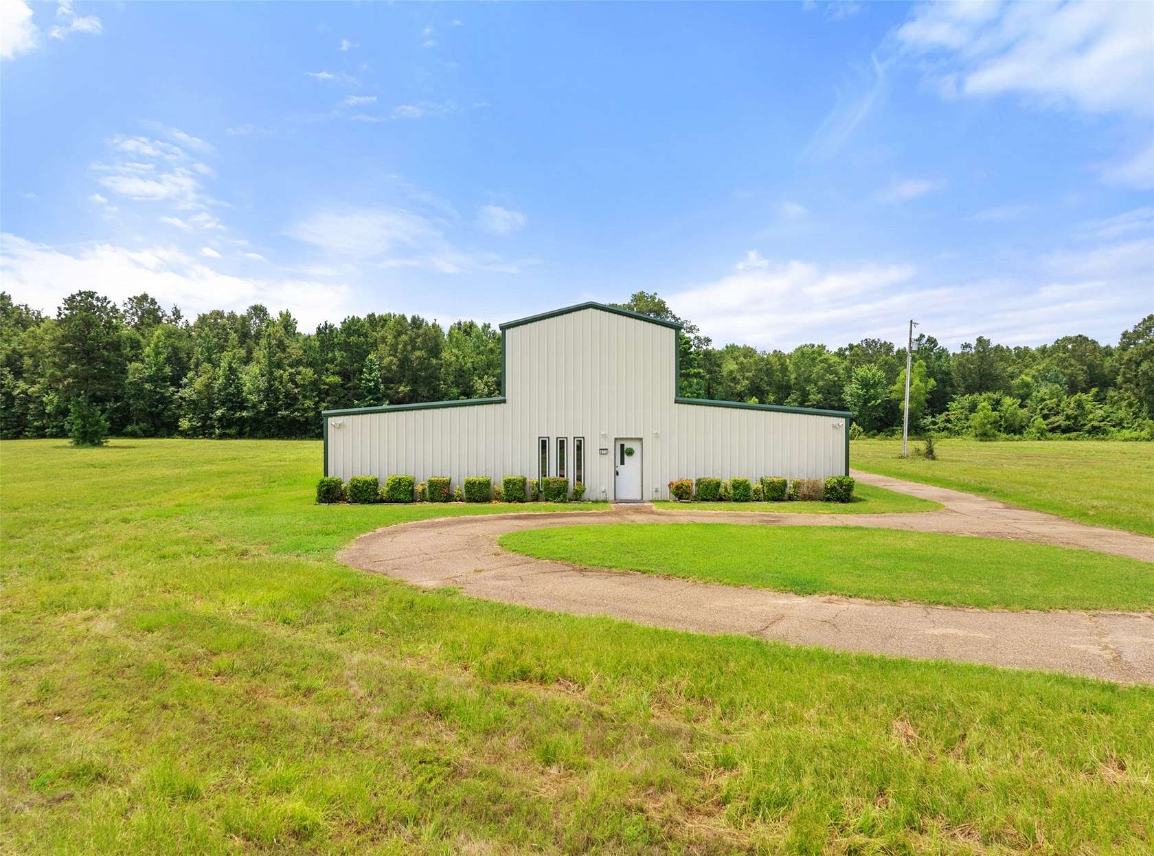 13 Acres of Land with Home for Sale in Pittsburg, Texas