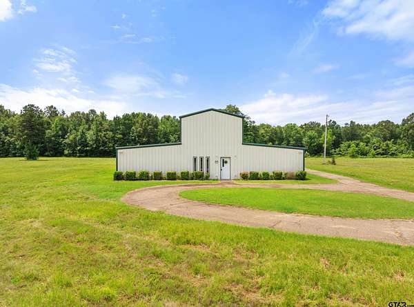 13 Acres of Land with Home for Sale in Pittsburg, Texas
