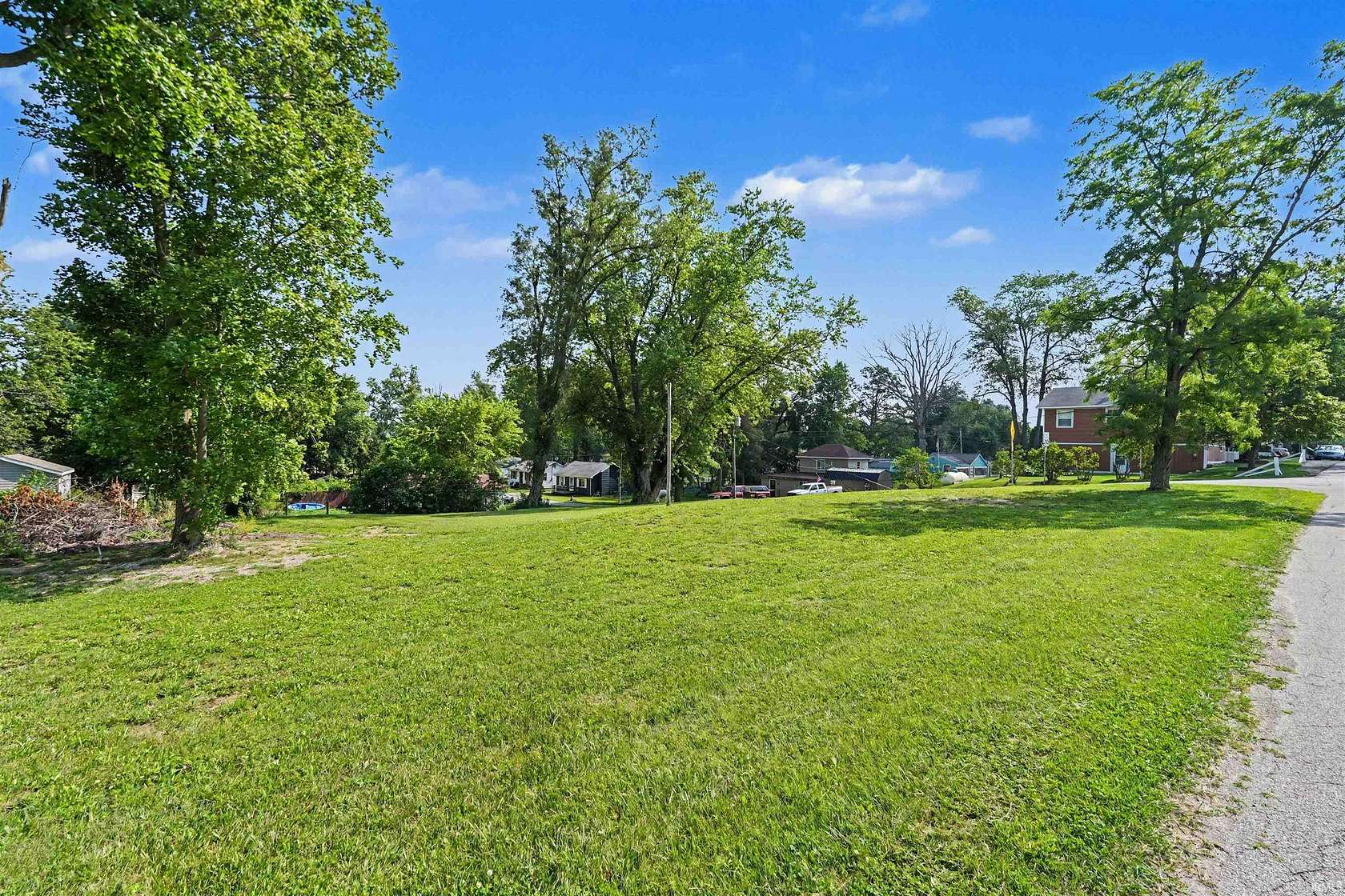 0.64 Acres of Land for Sale in Cromwell, Indiana