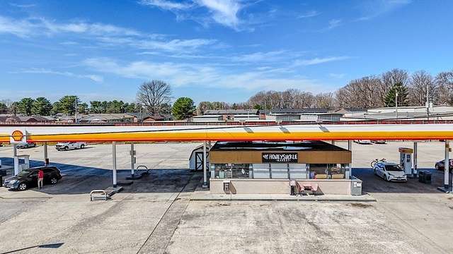 1.59 Acres of Improved Commercial Land for Sale in Manchester, Tennessee
