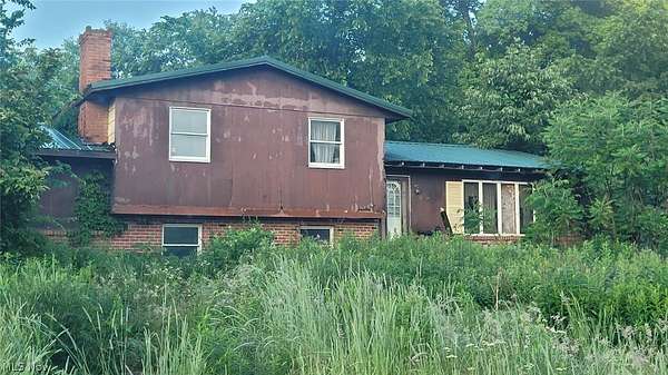 5 Acres of Land with Home for Sale in Lisbon, Ohio