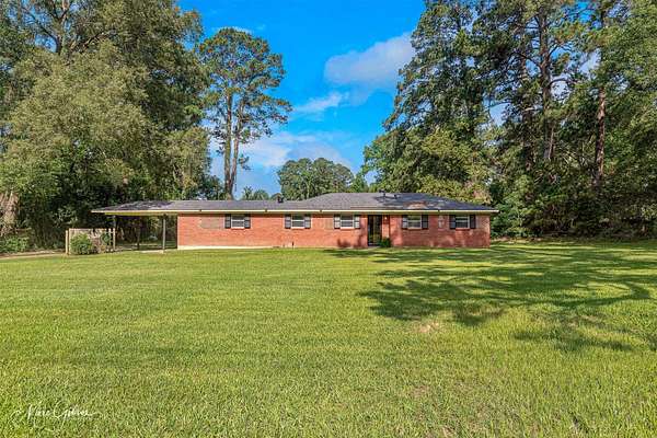 1.76 Acres of Land with Home for Sale in Shreveport, Louisiana