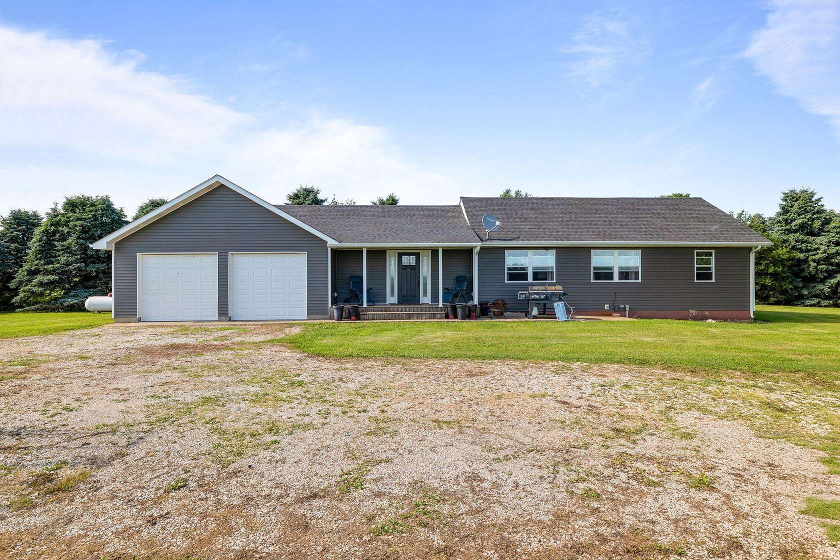 4.22 Acres of Land with Home for Sale in Blairsburg, Iowa