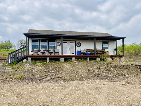 16.9 Acres of Land with Home for Sale in Martindale, Texas