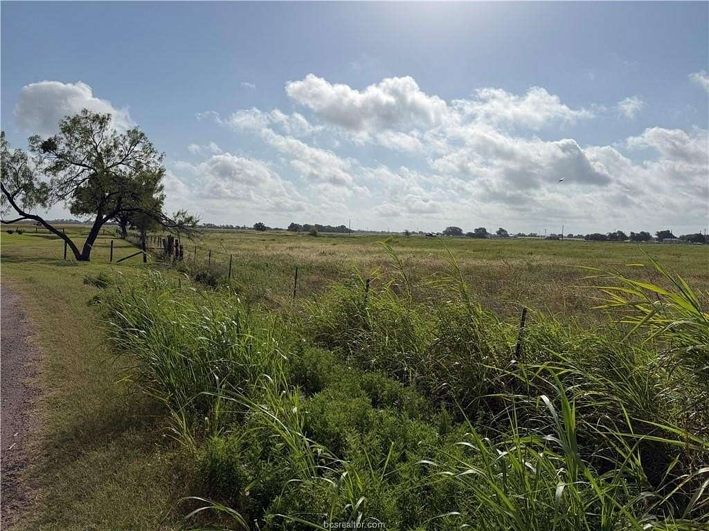 2 Acres of Residential Land for Sale in Snook, Texas