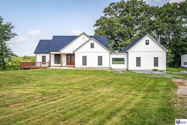10.4 Acres of Land with Home for Sale in Magnolia, Kentucky