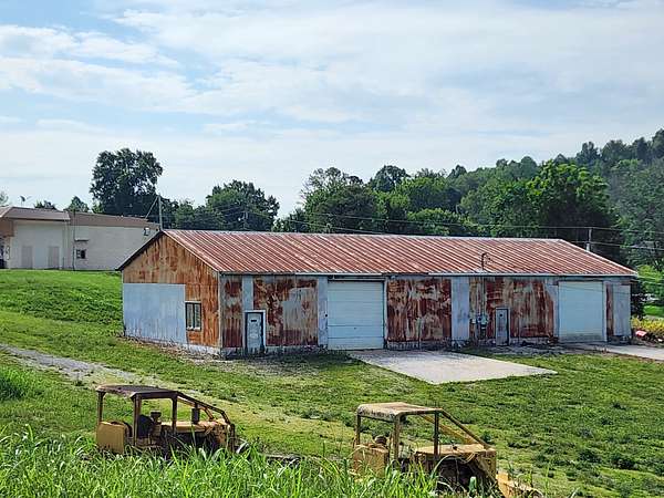 2 Acres of Improved Commercial Land for Sale in Cookeville, Tennessee