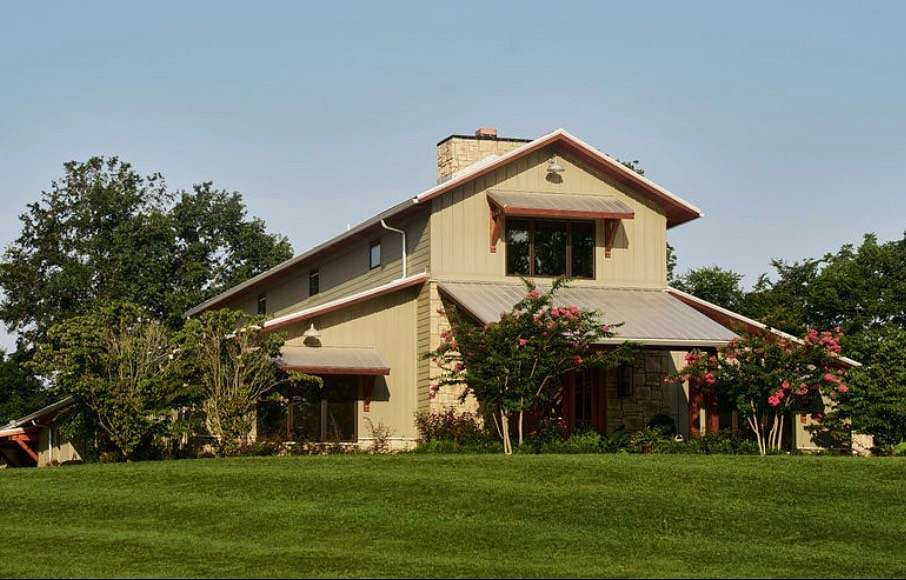 17.3 Acres of Land with Home for Sale in Dickson, Tennessee