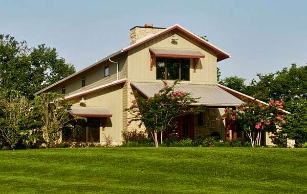 12 Acres of Land with Home for Sale in Dickson, Tennessee