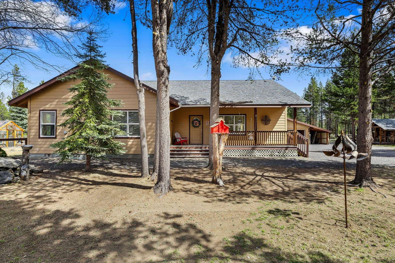 3 Acres of Land with Home for Sale in La Pine, Oregon
