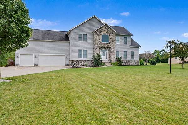 1.53 Acres of Land with Home for Sale in Canal Winchester, Ohio