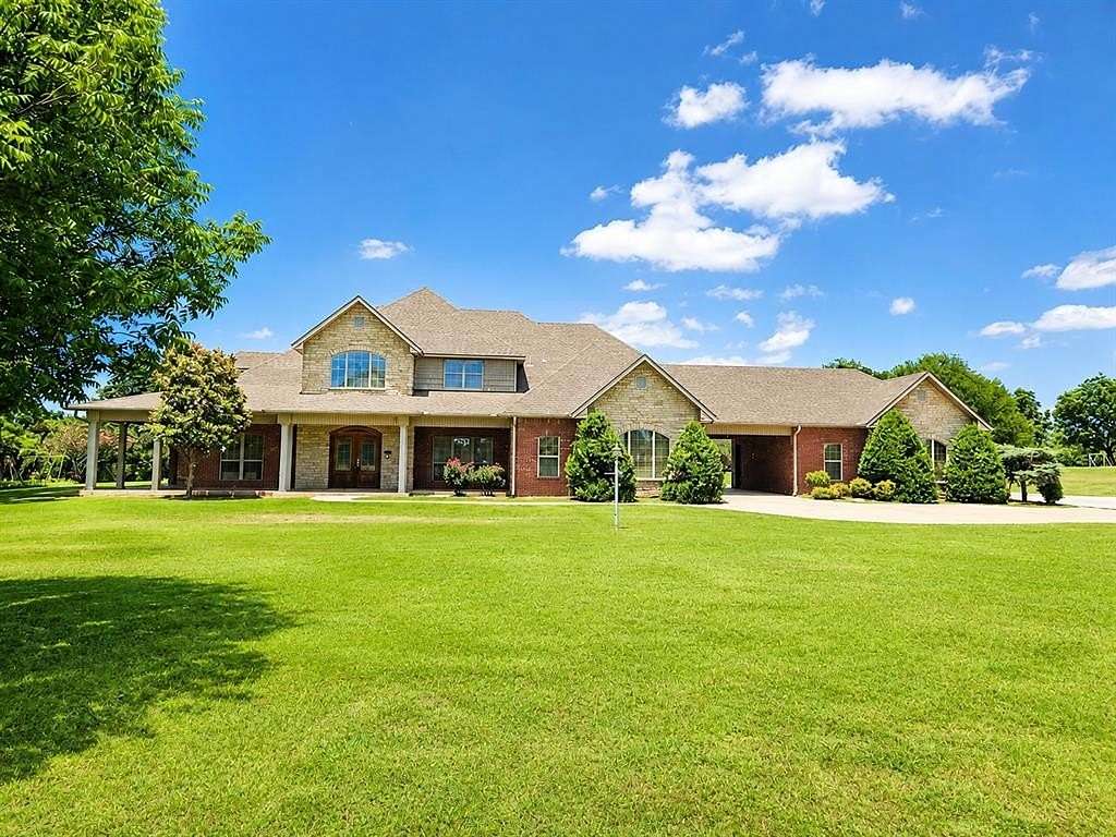 9 Acres of Land with Home for Sale in Pauls Valley, Oklahoma