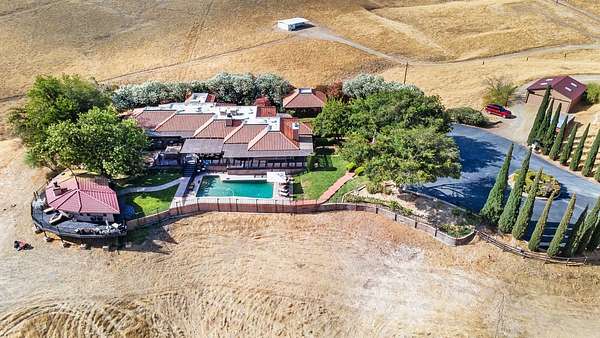 40 Acres of Land with Home for Sale in Coalinga, California