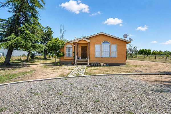 4.79 Acres of Land with Home for Sale in Fresno, California