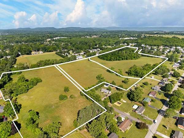 31 Acres of Recreational & Residential Land for Sale in Pulaski, Virginia