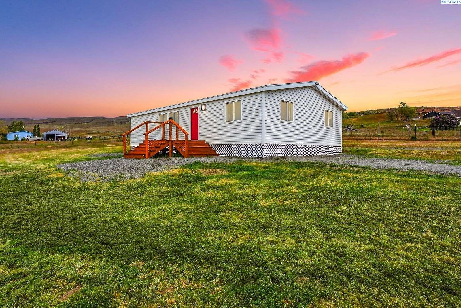 2 Acres of Land with Home for Sale in Selah, Washington