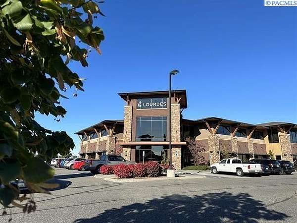2.45 Acres of Improved Commercial Land for Sale in Pasco, Washington