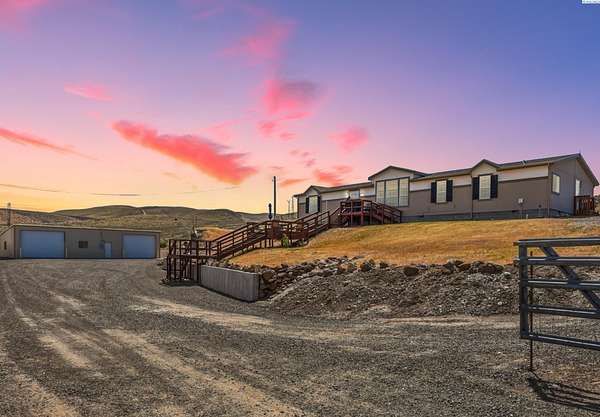 5 Acres of Land with Home for Sale in Yakima, Washington